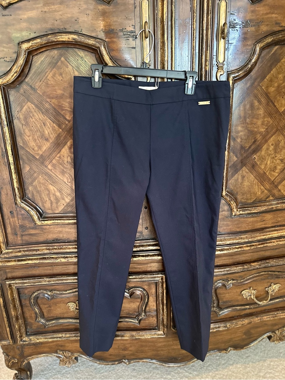Tory Burch side zip capri pants